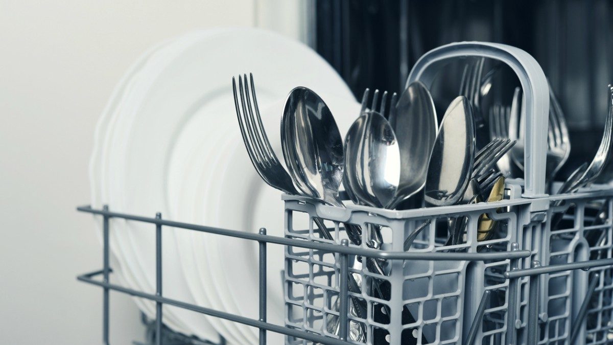 Vet du hvilken vei bestikket i oppvaskmaskinen skal stå? FOTO