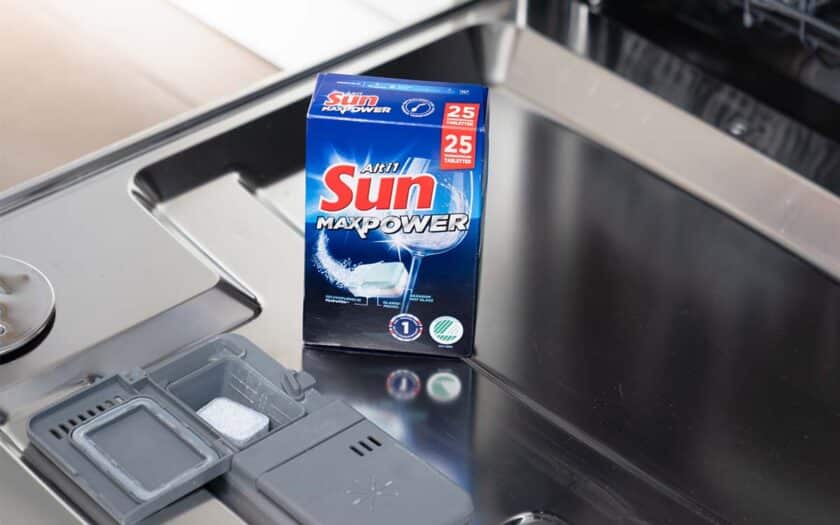 Sun maskintabletter i oppvaskmaskinen.